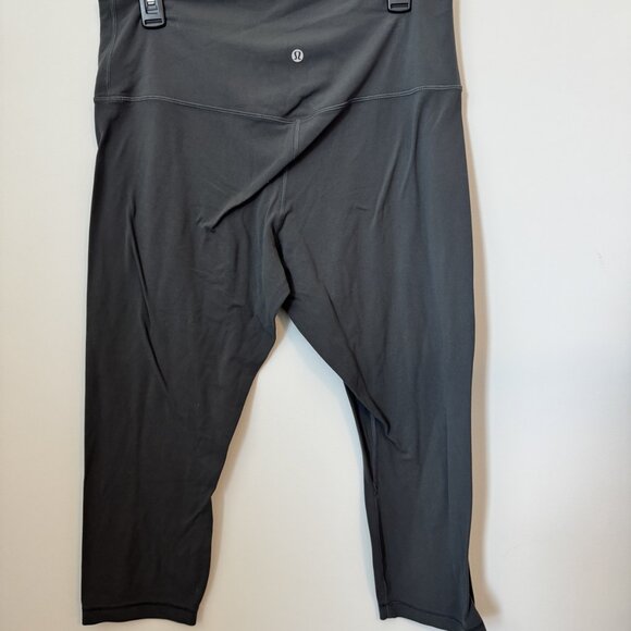 Lululemon Size 14 Women's High-Waisted Gray Athletic Leggings - Moisture-Wicking - Picture 2 of 5